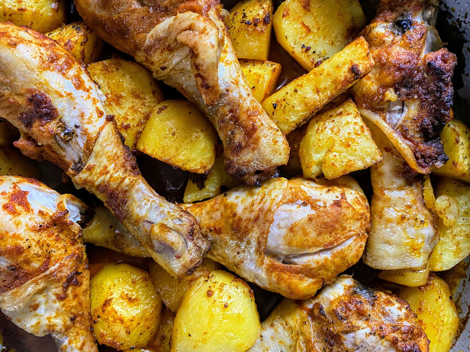 Pollo e patate al forno - Ricetta facile e veloce